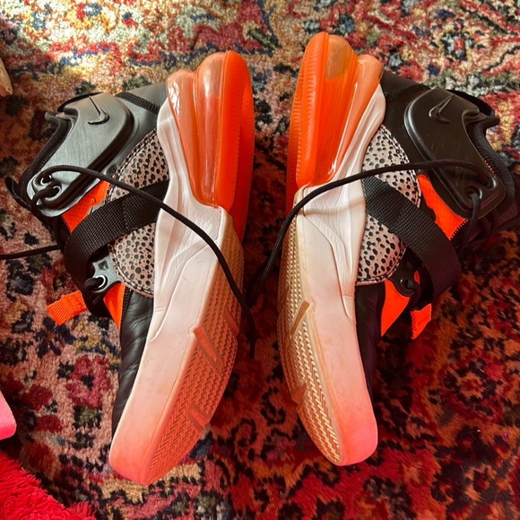 Nike Air Force 270 Safari Mens 7.5 Sneakers Black Hyper Crimson Wolf Grey White - Picture 2 of 8